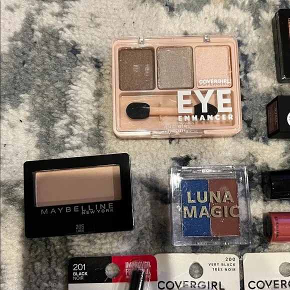 Makeup bundle